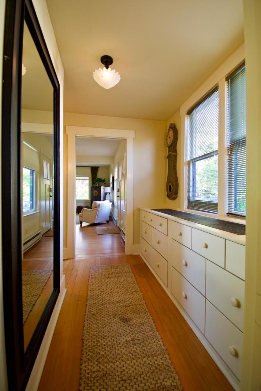 Phinney Ridge Flat With Backyard Oasis Seattle Exterior foto